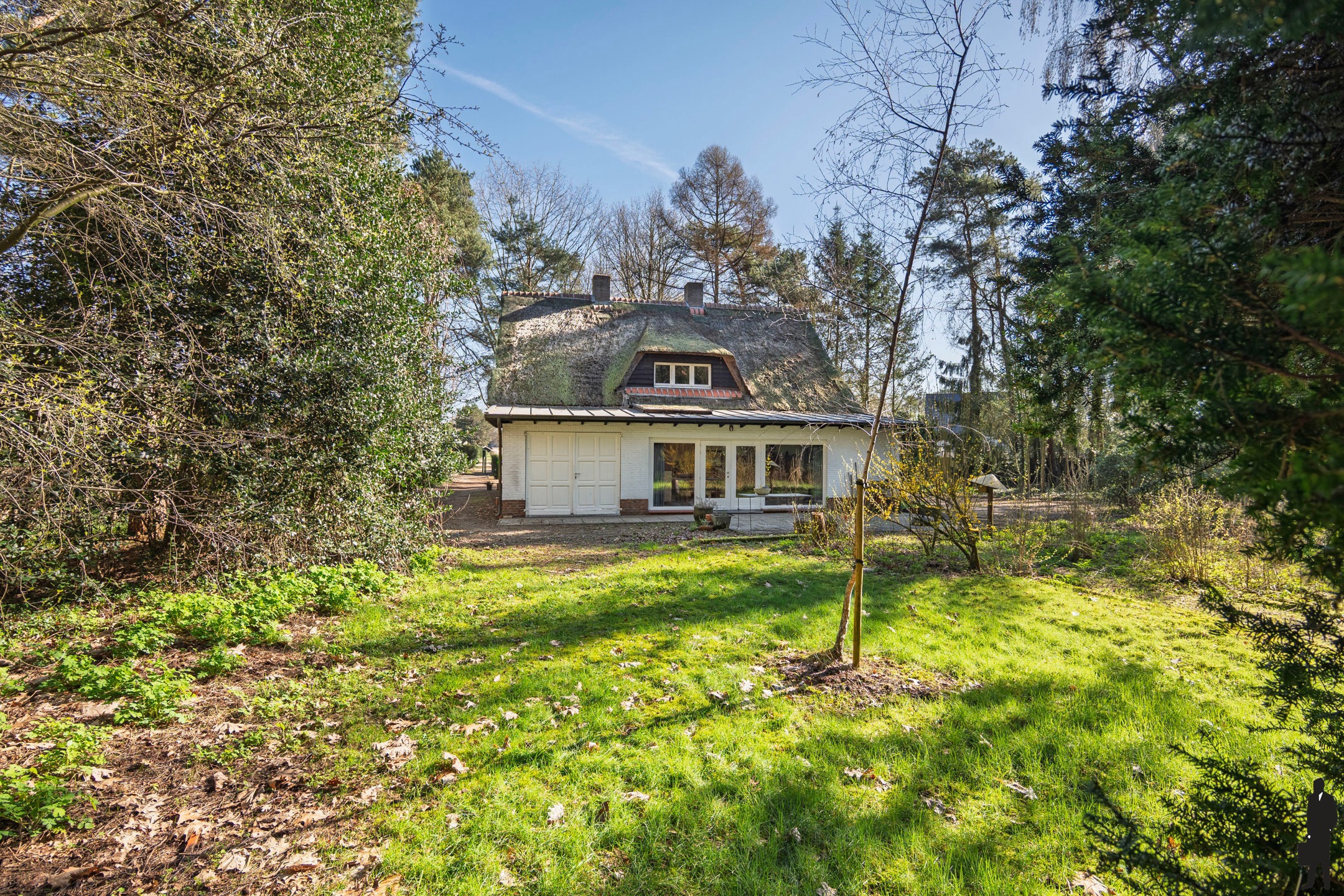 Uitzonderlijk gelegen villa in groen op grond van ca 1.730m² - foto 2