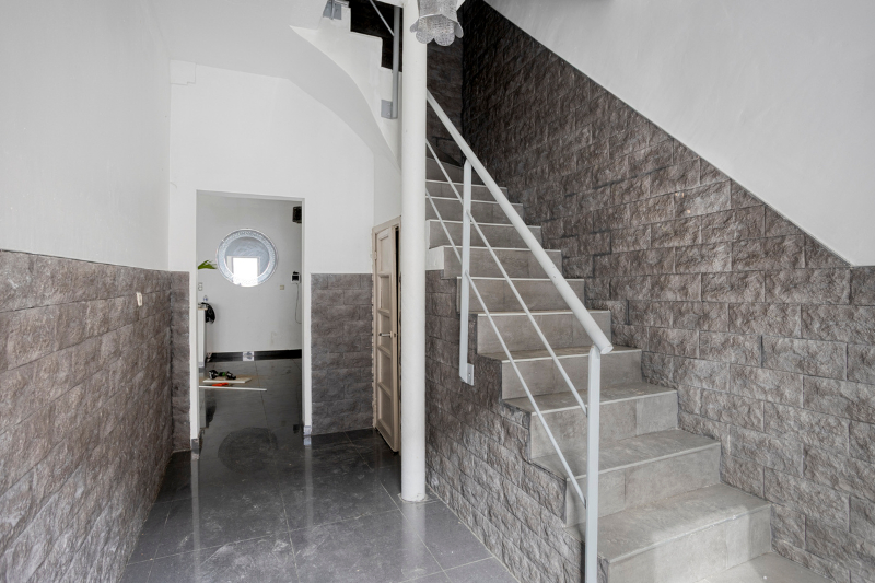 Op te knappen woning met veel potentieel in rustige woonomgeving - foto 5