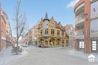 [[ DIT PAND NEEMT DEEL AAN DE ERA OPEN HUIZEN DAG OP 14/3 VAN 9:30 TOT 10:30 ]]Instapklaar opbrengsteigendom met 4 entiteiten op toplocatie in hartje...