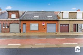 [[ DIT PAND NEEMT DEEL AAN DE ERA OPEN HUIZEN DAG OP 6/12 VAN 13:00 TOT 14:00 ]]Betaalbare woning op ruim perceel – ideaal als starterswoning of...