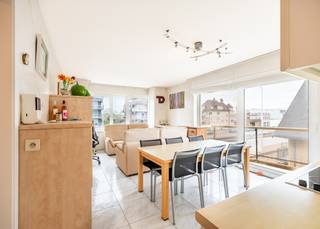 FIRST VIEWING ON SATURDAY, APRIL 18, 2026—register via our website.<br /><br />Move-in ready and furnished apartment for rent in Koksijde-Bad. This building enjoys a central and convenient location: the beach is within walking distance, and we are located near the commercial center of Koksijde.<br /><br />The property is laid out as follows: entry hall with coat closet | bright living area with a fully equipped kitchen and access to a SUNNY terrace | full-sized bedroom with built-in closets | bathroom with a bathtub, shower, vanity sink, and toilet.<br /><br />There is a private basement and easily accessible bicycle storage on the lower level.<br /><br />Are you looking for an affordable, fully furnished apartment? Don’t hesitate—sign up for a viewing.