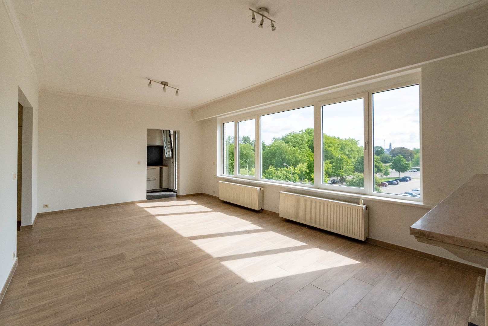2 slaapkamer appartement met veel lichtinval met uitzicht - foto 2
