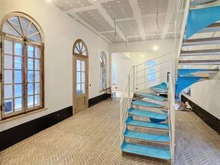 Karaktervolle kantoor- of commerciële ruimte te huur in hartje DiestIn het centrum van Diest, vlak bij de Citadel, bevindt zich dit volledig...