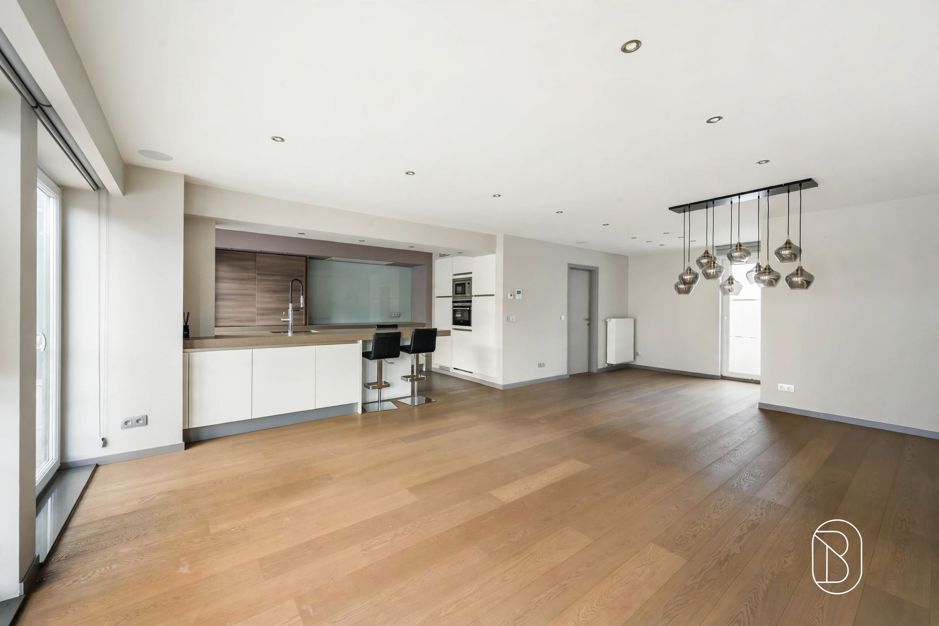 Topgelegen handelspand met kwalitatief duplex appartement - foto 5