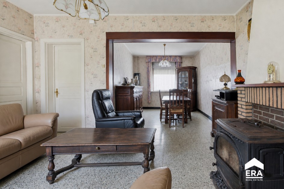 Te renoveren woning met 2 slpk en uitgestrekte tuin - foto 4
