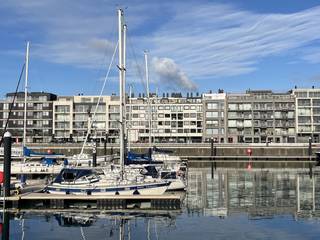 Prachtig gelegen penthouse aan de Rederskaai te Zeebrugge, met een adembenemend uitzicht op de jachthaven aan de ene kant en de zeemonding aan...