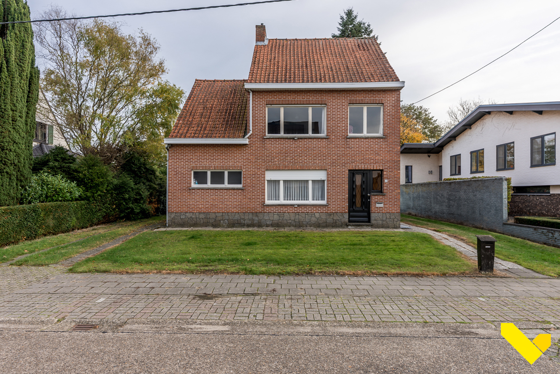 Te renoveren woning met prachtige tuin - foto 1