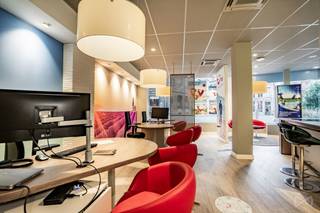 À LOUER – SURFACE COMMERCIALE IDÉALEMENT SITUÉE À TOURNAISitué en plein centre de Tournai, ce local commercial bénéficie d’un excellent emplacement...