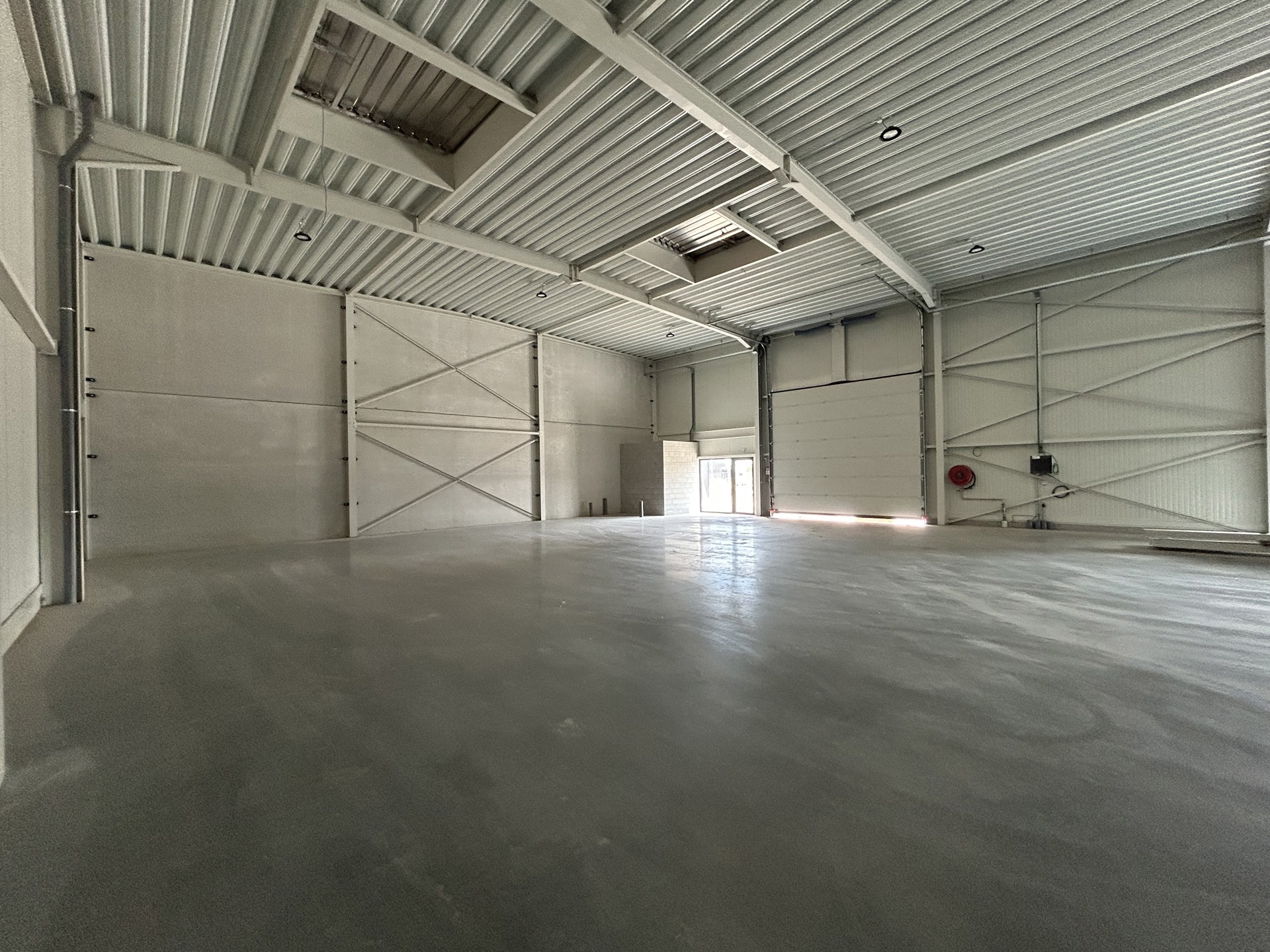 TE HUUR: KMO-unit van 484m² in Bocholt - foto 3