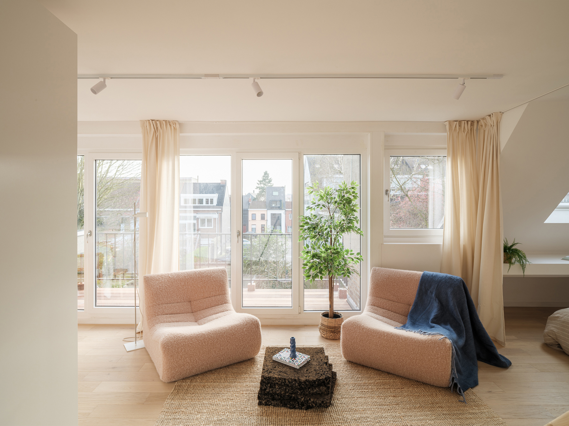 Stijlvol gerenoveerde duplex met terras nabij Miljoenenkwartier en UZ Gent - foto 3