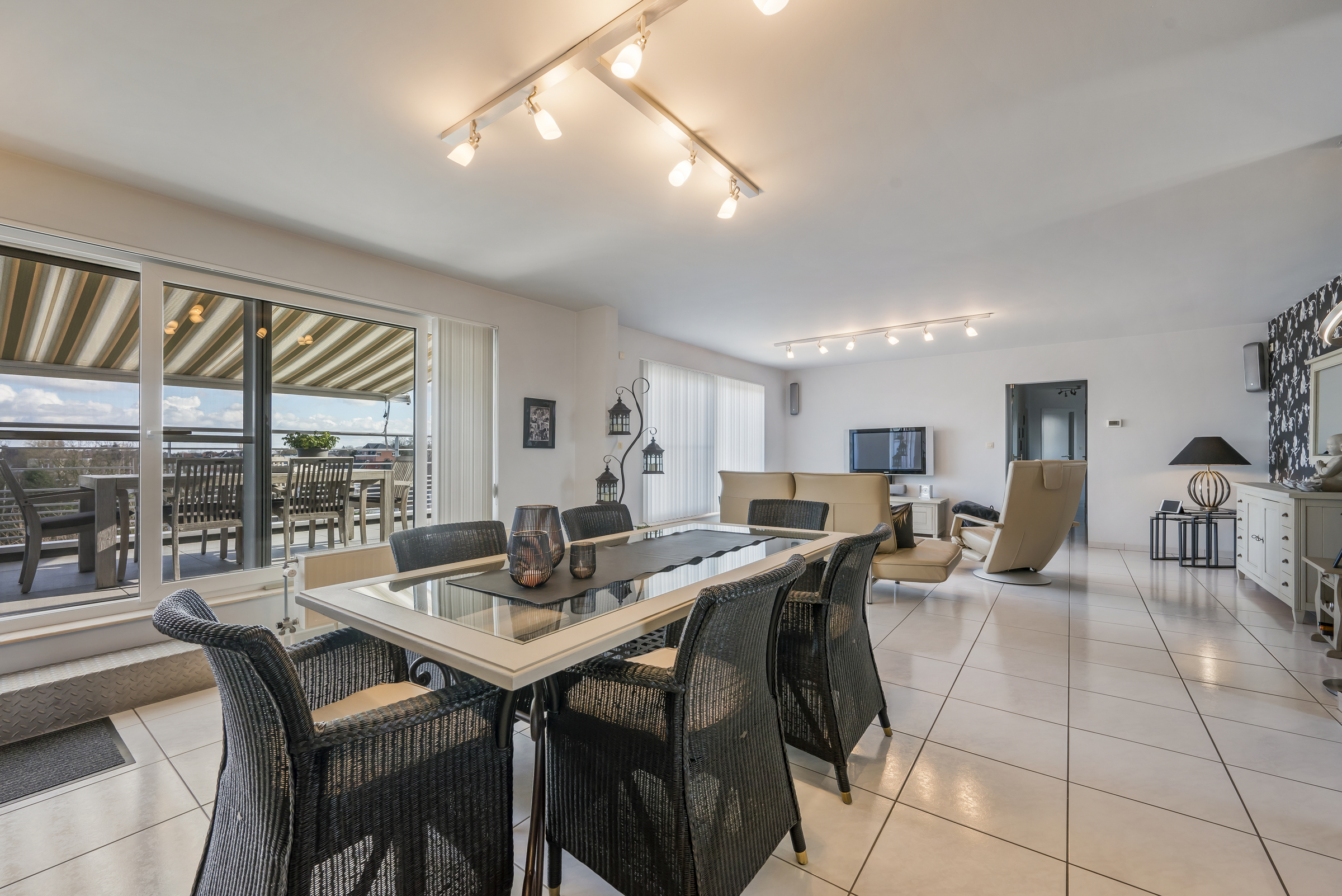 Zeer mooi onderhouden en ruim dakappartement - foto 1