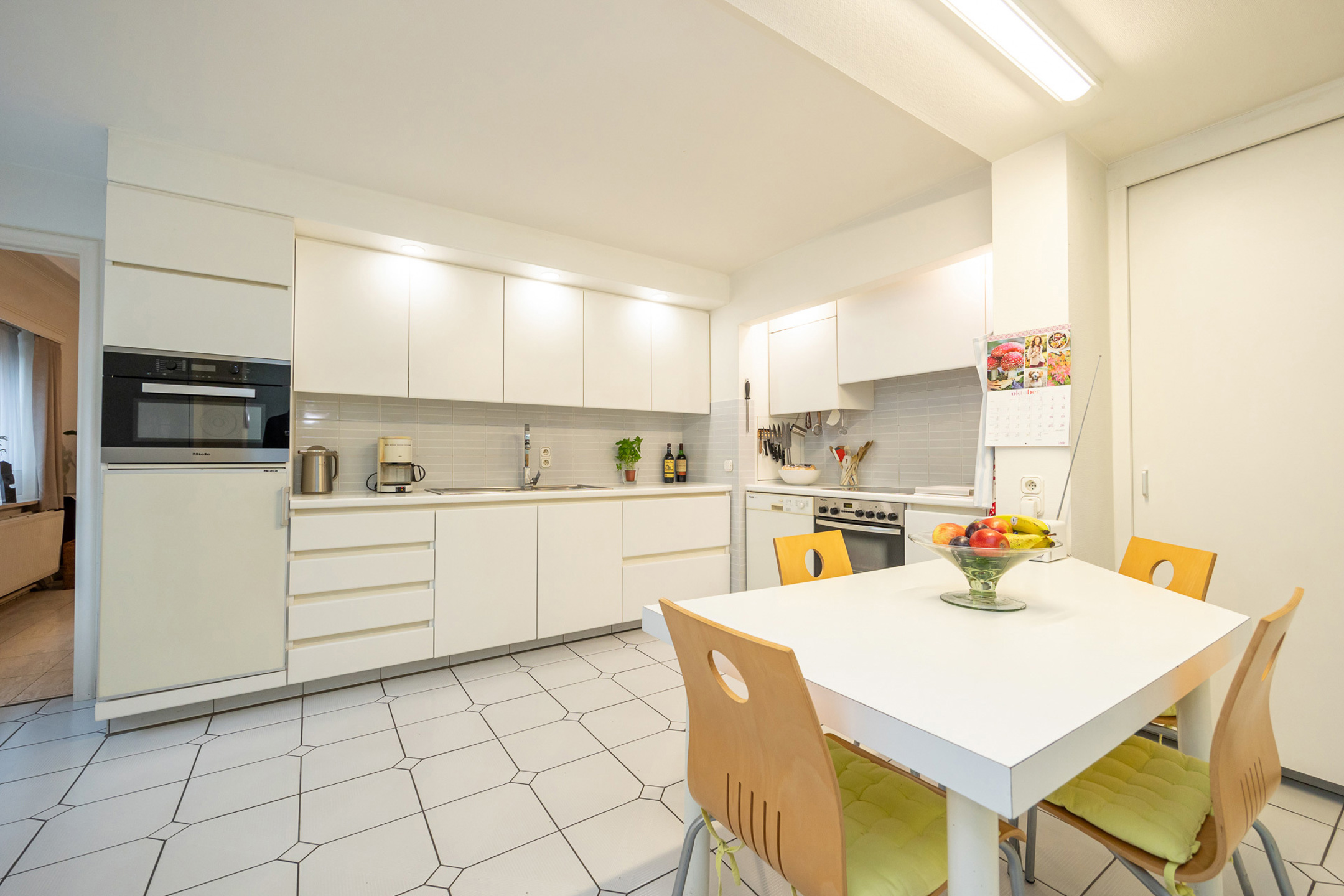 Woning met aansluitend kantoor.  Epc-score: 207 kWh/m²  - foto 4