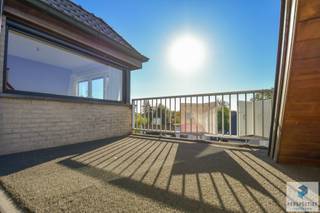 <span><span><span><span><span><span><span><span><span><span><span><span><span><span><span><span><span><span><span><span>Ruim duplex-appartement met 3 slpk en 2 terrassen van 12m²<br />INDELING: inkomhal met apart gastentoilet en vestiaire.<br />Lichtrijke leefruimte met salon en eetplaats met aansluitend een groot terras van 12m². <br />Grote keuken met eetplaats en aansluitend een groot terras van 12m. Naast de keuken is er een berging en wasplaats.<br />Op de verdieping zijn er drie volwaardige slaapkamers en een badkamer.<br />Daarnaast is er een zolder, toegankelijk via een luik, die extra ruimte biedt met mogelijkheden.<br />Verder beschikt het appartement over een privatieve berging en </span></span></span></span></span></span></span></span></span></span></span></span></span></span></span></span></span></span></span></span>achteraan de residentie is er bovendien de mogelijkheid om een garagebox aan te kopen, <br />- Garagebox: <span><span><span><span><span><span><span><span><span><span><span><span><span><span><span><span><span><span><span><span>30.000 EUR</span></span></span></span></span></span></span></span></span></span></span></span></span></span></span></span></span></span></span></span>- Stedenbouwk. inl. in aanvraag<br />
<div>
<div>
<div>
<div>
<div>
<div><span><span><span><span><span><span><span><span><span><span><span><span><span><span><span><span><span><span><span><span>Contacteer PERSPECTIEF VASTGOED – 7 op 7 bereikbaar – voor meer informatie of een bezoek.<br />Bel 050/550.750 of mail naar info@perspectiefvastgoed.be.</span></span></span></span></span></span></span></span></span></span></span></span></span></span></span></span></span></span></span></span></div>
</div>
</div>
</div>
</div>
</div>