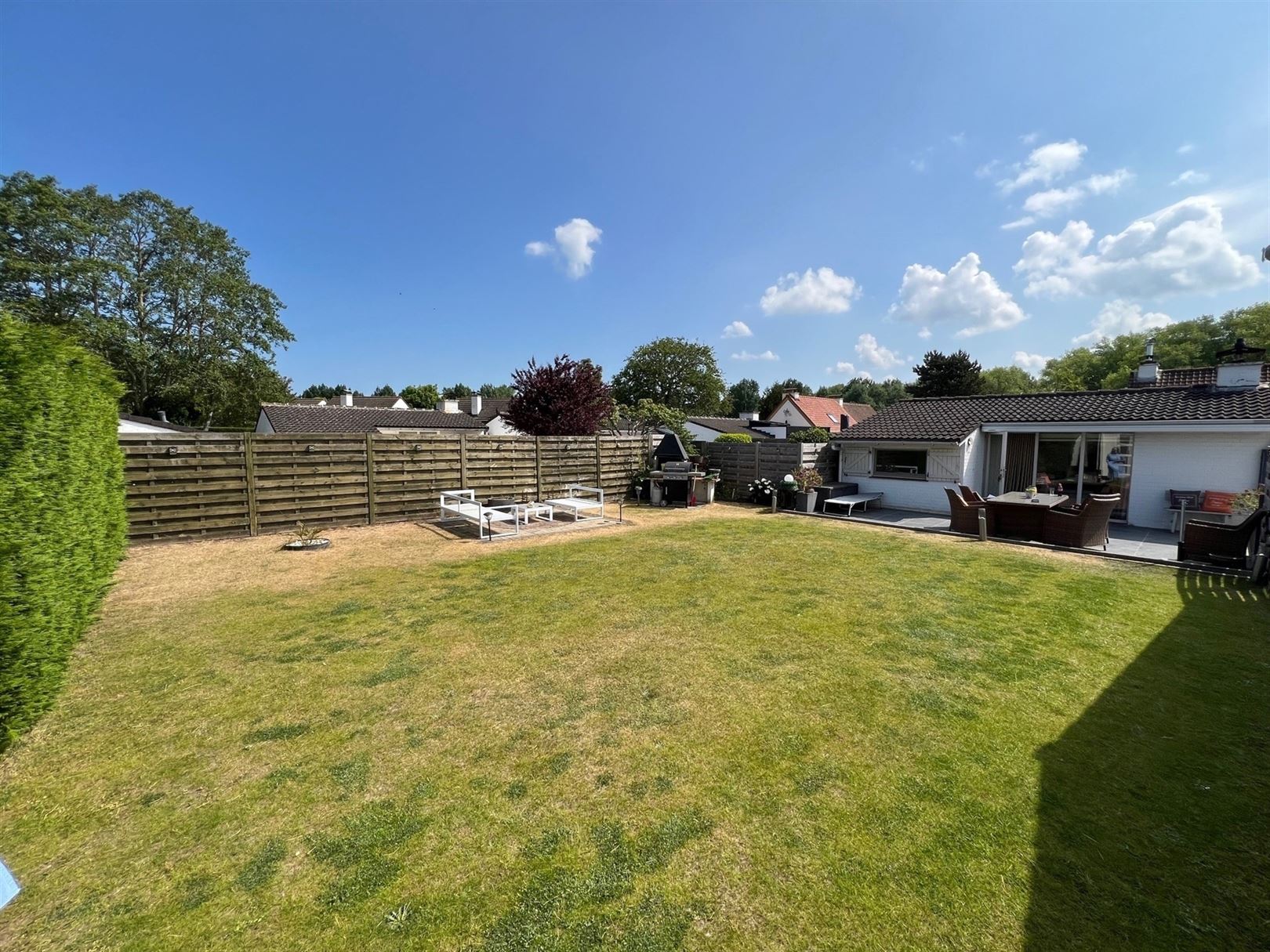 Topgelegen vakantiewoning op groot perceel in perfecte staat - foto 2