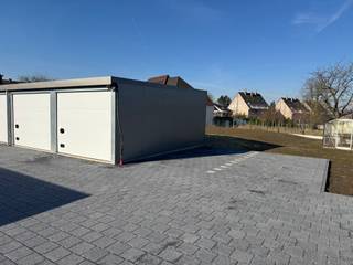 Voor meer info of een bezoek, bel 054 69 39 37 – Op de Nieuwstraat in Meerbeke (Ninove) bevindt zich achteraan nieuwbouwproject "LILY" deze...