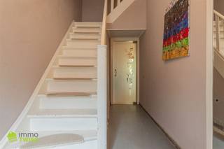 Te renoveren woning met grote tuin op ruim perceel van 844 m² in Sint-Gillis-bij-Dendermonde Ben je op zoek naar een ruime woning op een royaal...