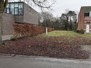 Deze grond is gunstig gelegen in een rustige straat, nabij het centrum van Grobbendonk en de oprit E313. Na het verkrijgen van een...