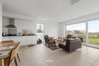 Dit instapklare en energiezuinige appartement uit 2016 bevindt zich op een rustige locatie in Kallo en biedt een prachtig open zicht op...