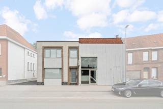 Woning met loods op gunstige ligging in Lendelede te koopGunstig gelegen eigendom vlakbij de N36 te Lendelede op een grond van maar liefst 1993 m²...