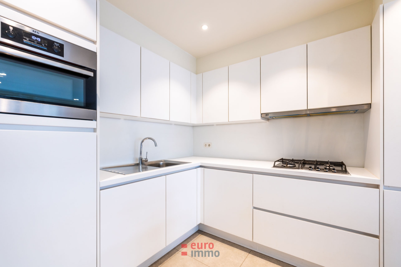 Compleet gerenoveerd appartement met 2 slaapkamers. - foto 5