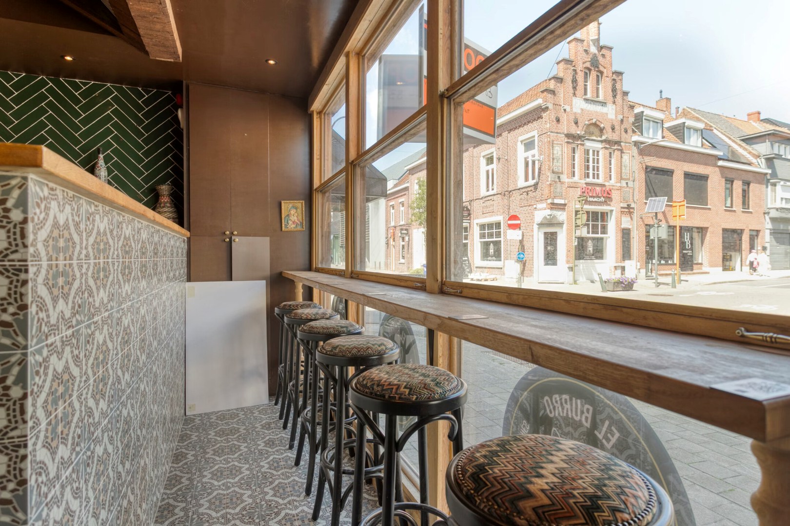 Instapklare handelszaak met appartement en gezellige binnenkoer - foto 5