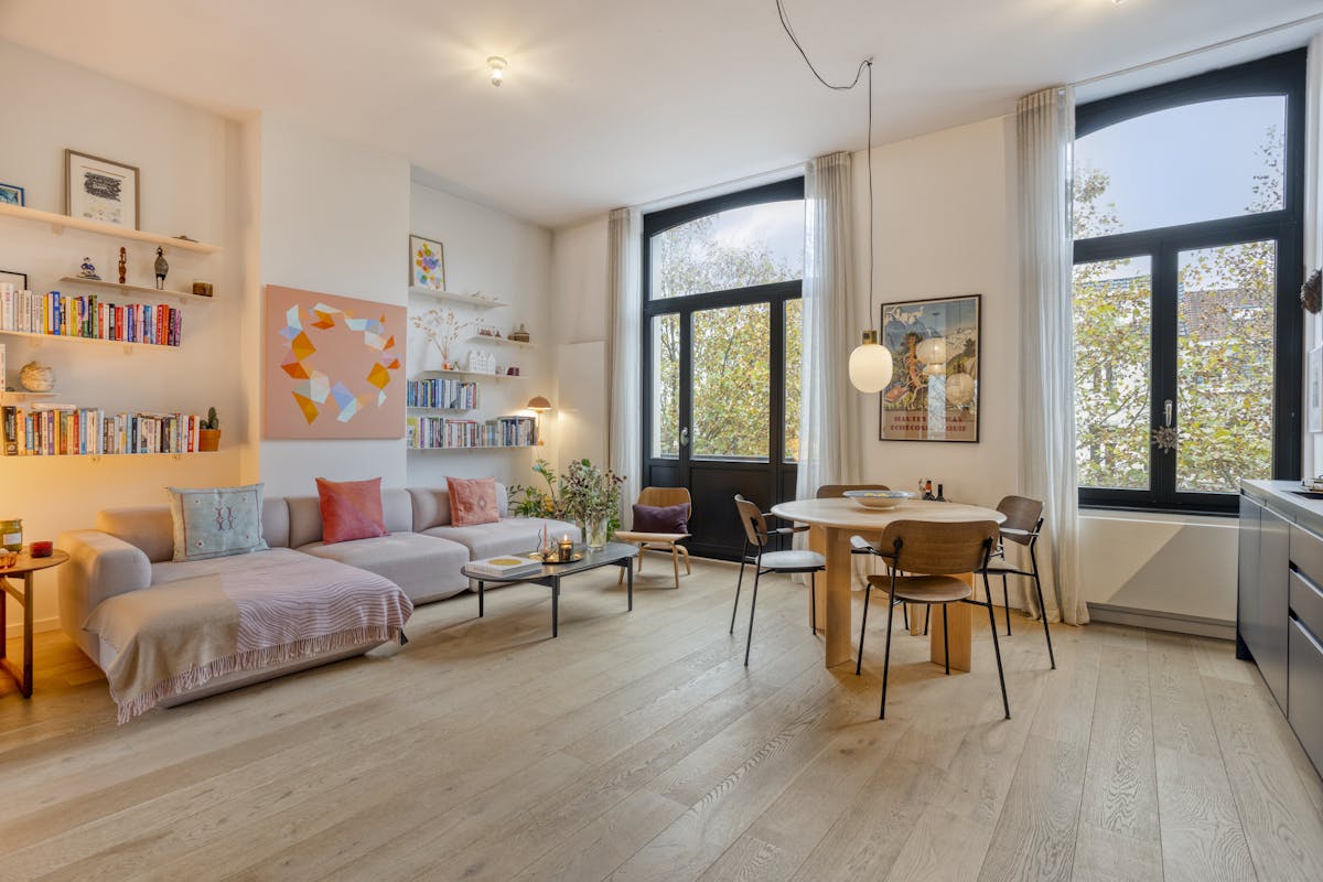 Beautiful renovated apartment for sale in Saint-Gilles - photo 1