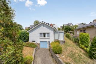 Bent u op zoek naar een charmante woning met potentieel, gelegen op een toplocatie in Dilbeek? Dan is deze 4-gevelwoning gebouwd in 1962 beslist...