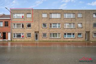 <p><span> </span></p><p><span>Gezellig appartement met EPC label A in Burcht</span></p><p><span> </span></p><p><span>Uw plekje aan de Schelde Oevers! </span></p><p><span>Dit ruime appartement met 2 slaapkamers op de 1ste verdieping biedt alles voor comfortabel wonen of als investering.</span></p><p><span> </span></p><ul><li><span>Ruime woonkamer met veel natuurlijk licht</span></li><li><span>Mogelijkheid tot het aankopen van een garage</span></li><li><span>Nieuwe keuken nog te installeren, maar inbegrepen in deze verkoopprijs</span></li><li><span>Energiezuinig: 7 zonnepanelen en een warmtepomp wat een interessant EPC label A geeft</span></li><li><span>Rustige, groene omgeving met voorzieningen zoals treinstation, sportpark De Wallen en busverbindingen naar Sint-Niklaas en Antwerpen</span></li><li><span>Perfect als investering: sinds september 2008 verhuurd</span></li></ul><p><span> </span></p><p><span>Mis deze kans niet om dit appartement uw nieuwe thuis te maken of als winstgevende investering! </span></p><p><span>Maak snel een afspraak voor een bezichtiging via 09 367 90 67 of <span>immosafe@immosafe.be</span></span></p><p><span> </span></p><p><span> </span></p>