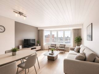Op een rustige ligging, vlakbij zee, vlakbij de duinen en op wandelafstand van het centrum van Koksijde Bad treffen we dit mooi, zonnig appartement met 2 slaapkamers in de residentie Wellington. <br /><br />Dit appartement werd als volgt ingedeeld: inkomhal met vestiaire| afzonderlijk toilet | badkamer voorzien van bad met douchegarnituur en lavabo in meubel | lichtrijke leefruimte | open, volledig uitgeruste keuken | twee ruime slaapkamers. <br /><br />Verder bezit dit appartement een privatieve kelder en er is een vlot toegankelijke, gemeenschappelijke fietsenberging in het gebouw. <br /><br />Tussen de foto's zitten enkele 3D-beelden van hoe u het appartement een modernere look & feel kan geven. <br /><br />Op zoek naar een zonnig appartement vlakbij zee? Contacteer ons vandaag nog voor een afspraak ter plaatse!