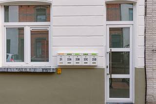 Instapklaar appartement op een toplocatie in Sint-AmandsbergEPC-score: BMobi-score: 9.4/10In de Kunstenaarstraat 21 in Sint-Amandsberg bevindt zich...