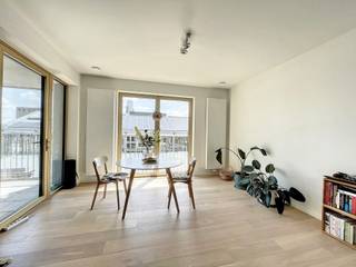 Tel: +32 456 12 69 37 / E-mail: kilian.f@weinvest.beWe Invest biedt u exclusief dit prachtig appartement van 93 m² aan, gelegen in een autoluwe zone,...