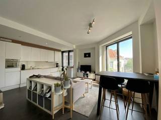 Appartement gelegen te Antwerpen nabij het MAS - Eilandje Mooi licht appartement op de derde verdieping gelegen aan het Eilandje, nabij de Londenbrug...