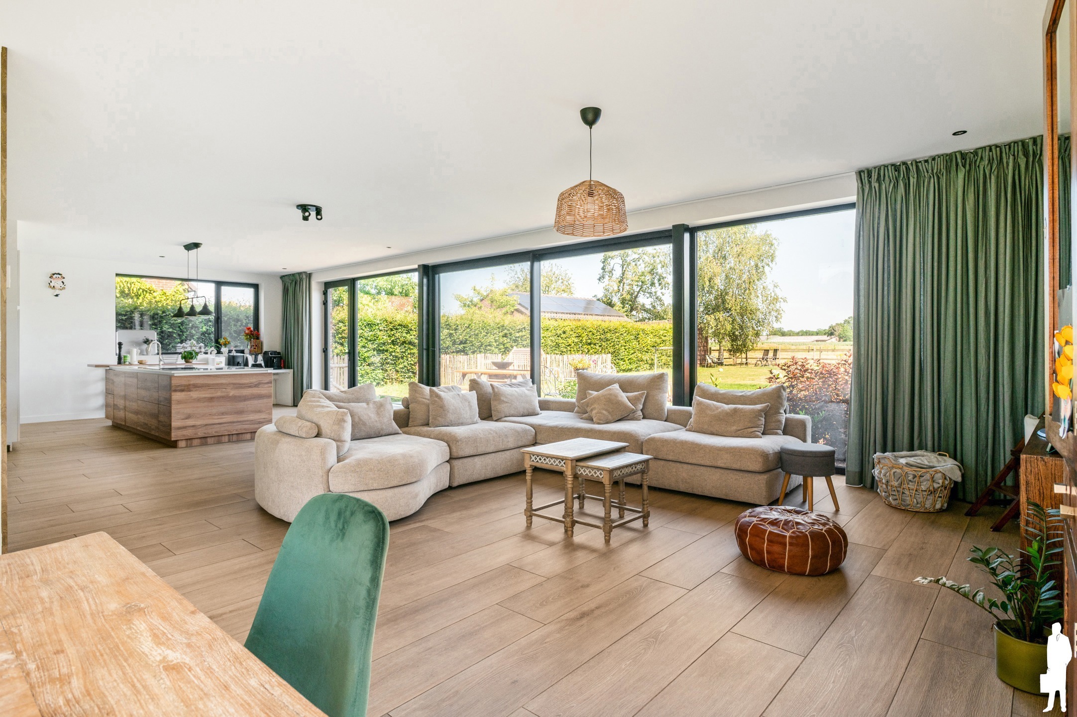 Landelijk en rustig gelegen woning met 4 slaapkamers en 2 badkamers op 1021 m2. - foto 3