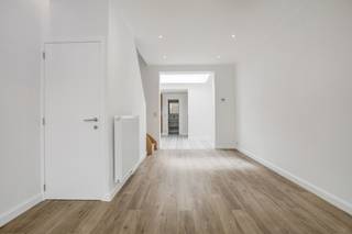 Deze volledig gerenoveerde woning is gelegen in het hartje van het gezellige polderdorp Zandvliet. Alle noodzakelijke voorzieningen zoals...