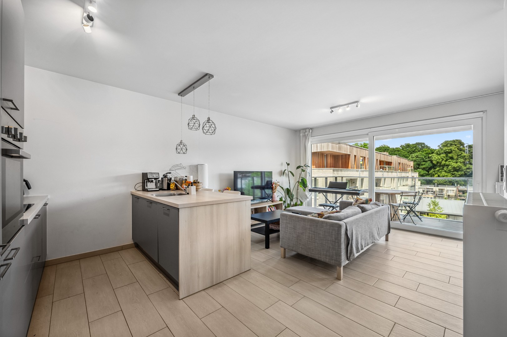 Modern 1-slaapkamerappartement met terras - foto 4