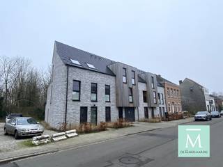 Ondergrondse autostaanplaats te huur nabij het centrum van Elzestraat, Sint-Katelijne-WaverIn een recent appartementsgebouw nabij het centrum van de...