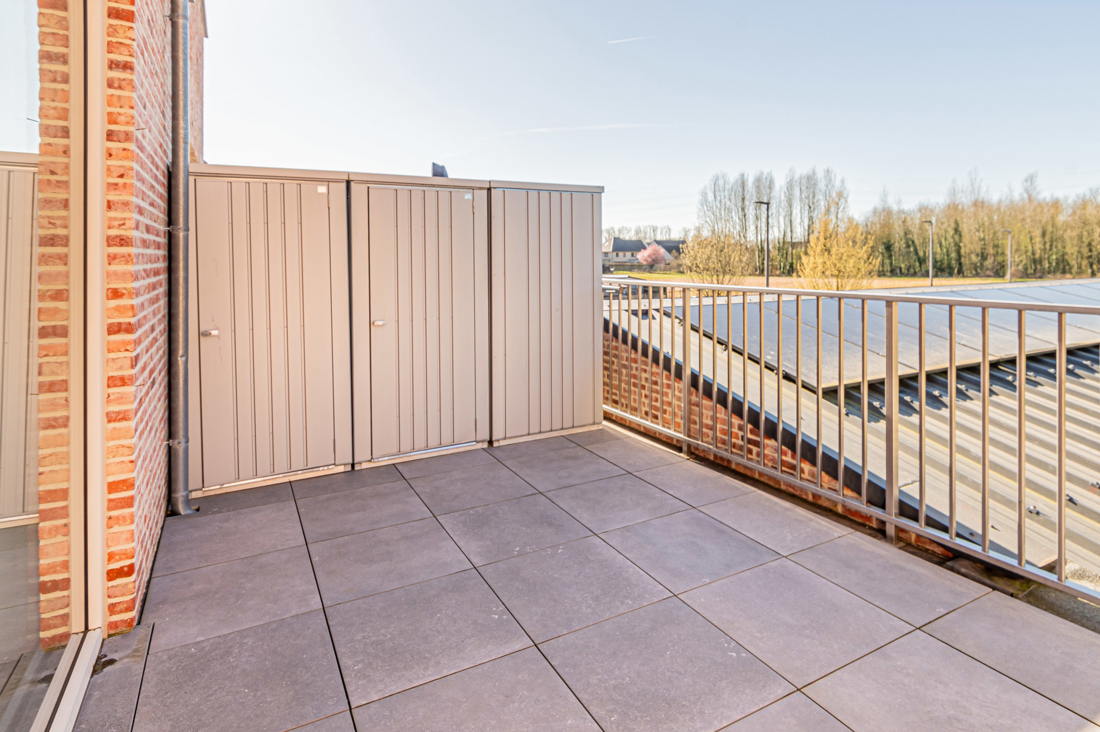 Modern en ruim 1 slpk app met zonnig terras en staanplaats! - foto 4