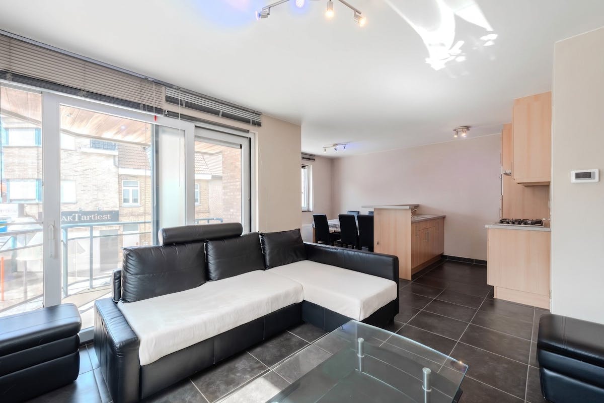 Aangenaam twee slaapkamer appartement in het centrum! - foto 4