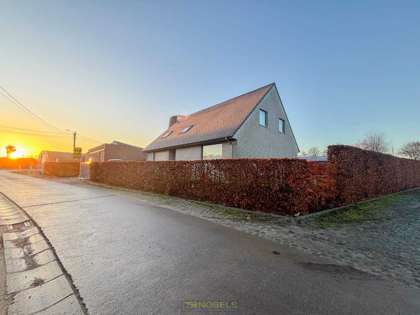 Te huur, luxueus afgewerkte villa met 4 slaapkamers te Kruisem (Zingem) - photo 2