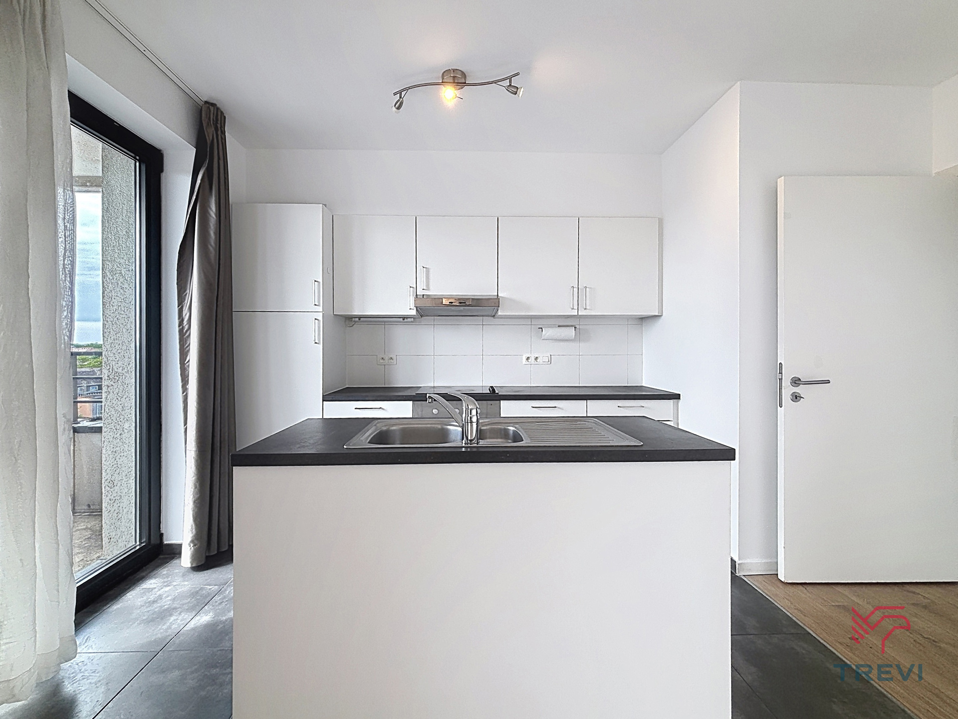 Mooi appartement met 2 slaapkamers + parkeerplaats - foto 4