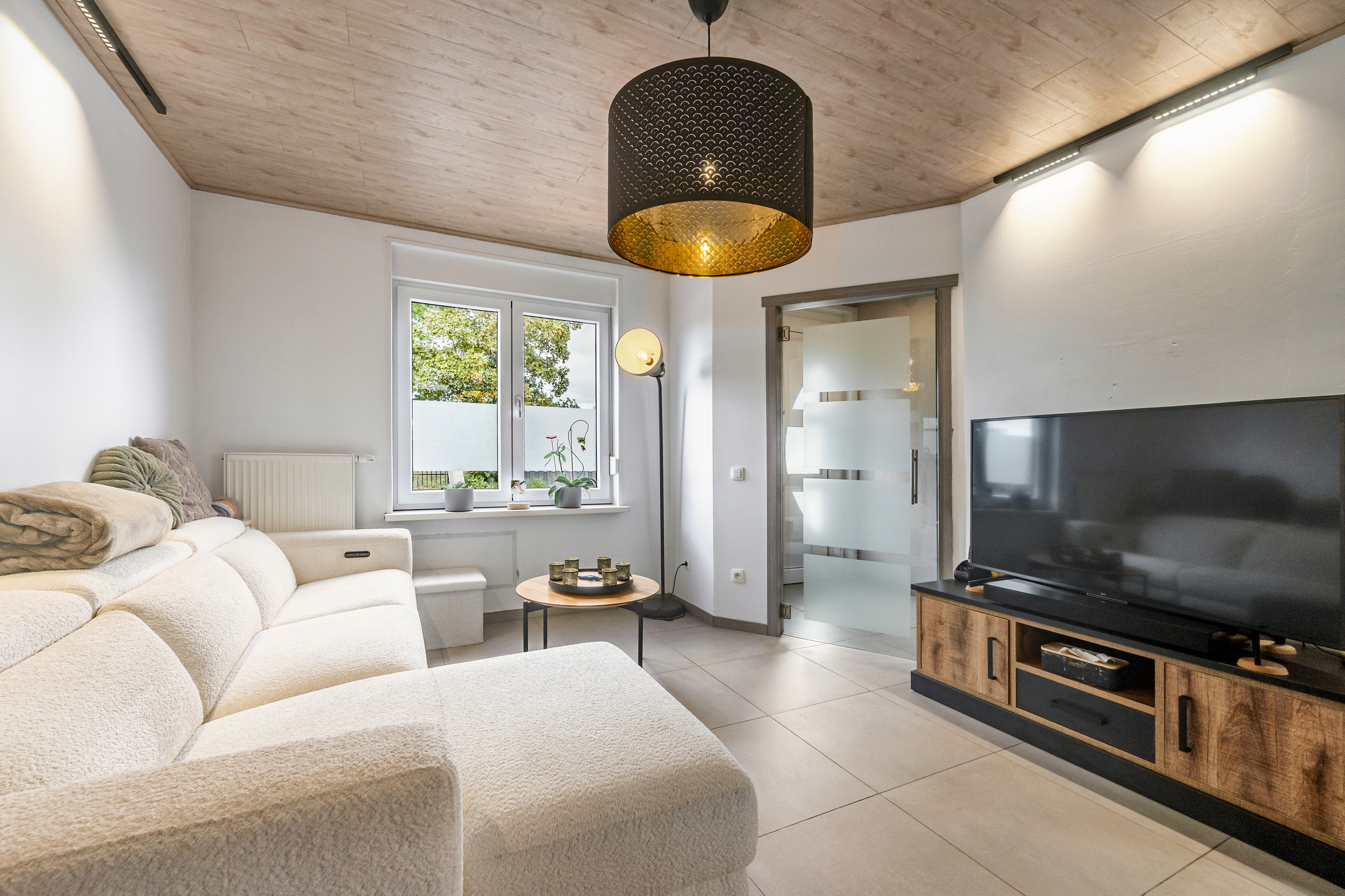 INSTAPKLARE WONING MET 3 SLAAPKAMERS EN DUBBELE GARAGE - foto 5