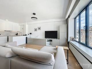 Op zoek naar een lichtrijk en instapklaar appartement met een luxueuze afwerking? In een kleinschalig en verzorgd gebouw met lift presenteren wij...