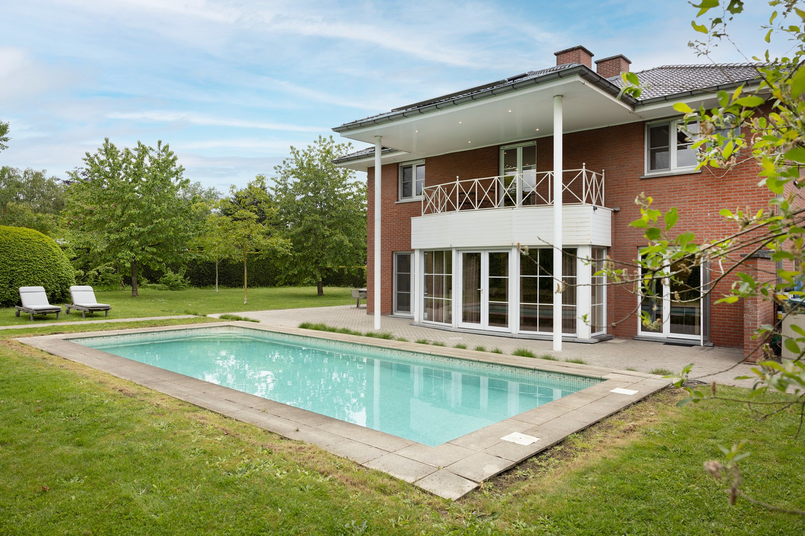 Zonovergoten wonen op 1.297 m² in villa met 6 slaapkamer. - photo 1