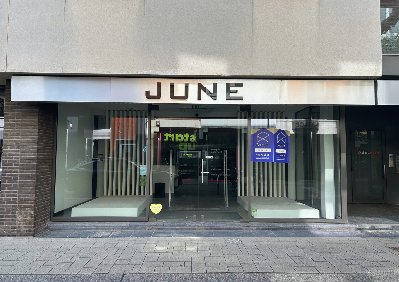 Ruim handelspand met tal van mogelijkheden in het centrum van Tessenderlo te huur - foto 1