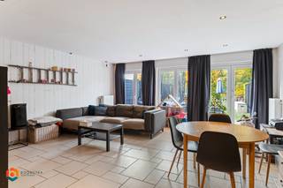 In een groene en doodlopende straat te Mechelen bevindt zich deze energiezuinige woning met 4 slaapkamers. Het bruisende centrum van Mechelen met...