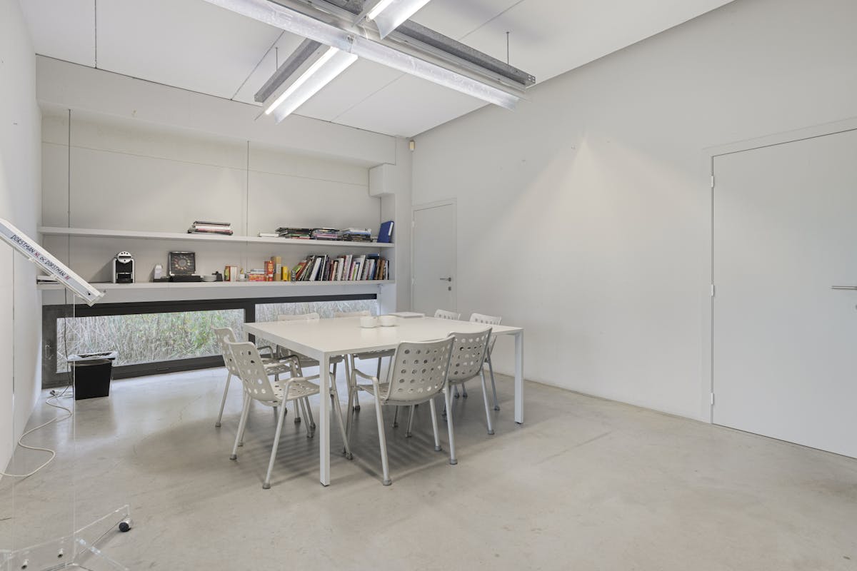 Entrepôt (788 m²) avec bureau (320 m²) - photo 4