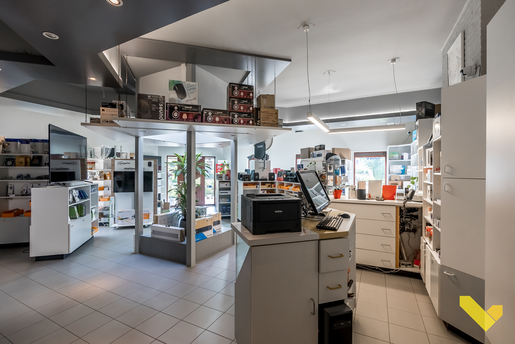 Gunstig gelegen handel met woonst - foto 3