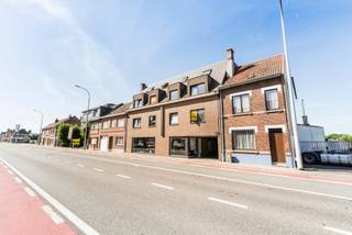 VALIMMAS verhuurt dit instapklare appartement op de derde verdieping van een kleinschalig gebouw aan de rand van het centrum. Het appartement...