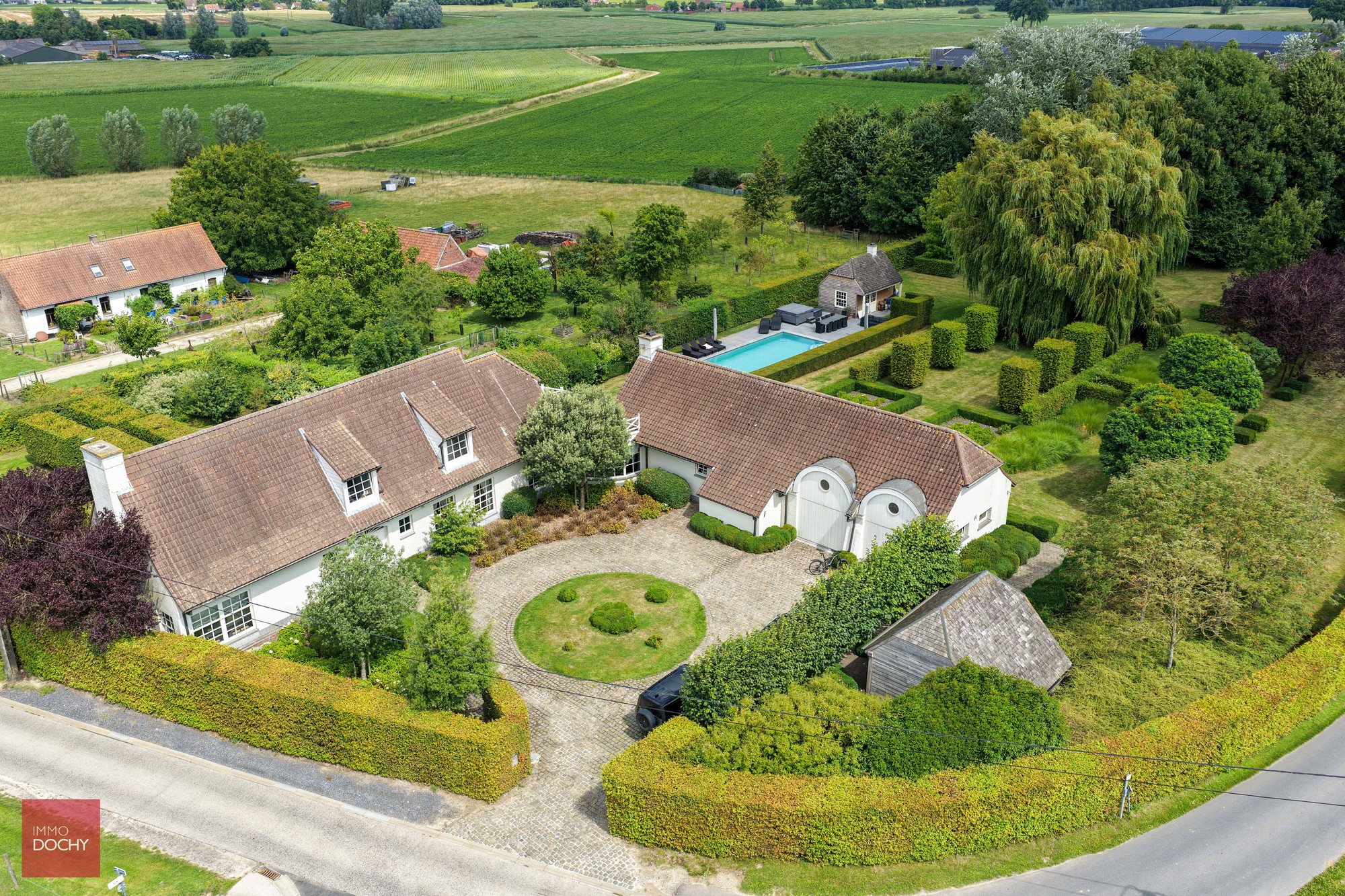 Ruime villa met zwembad en prachtige tuin - foto 1