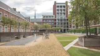 Dit charmante appartement is gelegen op een toplocatie in de Clockemstraat 11 bus 403 te Sint-Truiden: rustig, maar toch vlak in het centrum.Het...